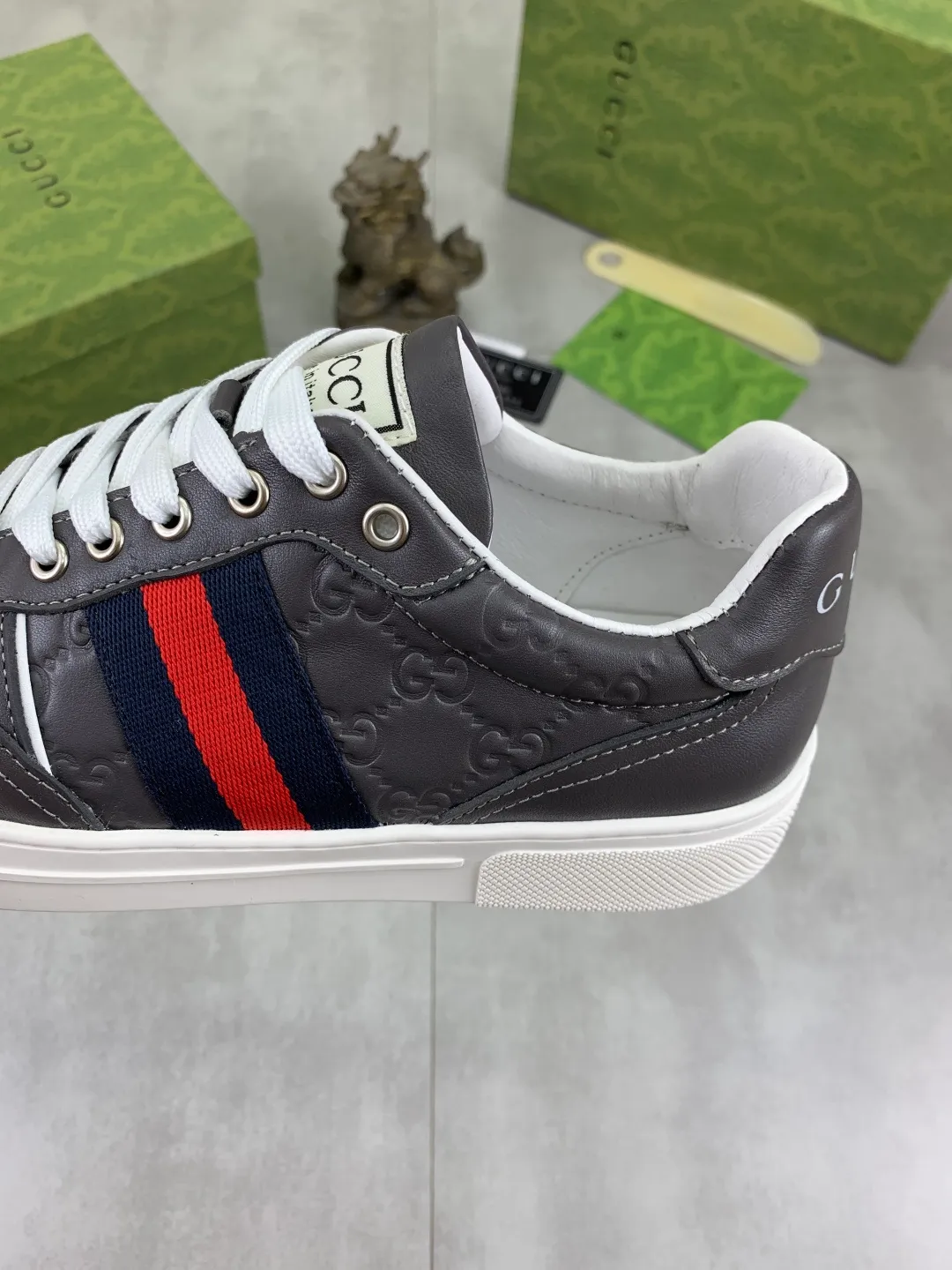 Men's shoes 💰P420 💰[New style]🆘 The latest model from Gucci GUCCI official website🎁Classic casual and fashionable men's shoes👟Best model💥The style is simple and elegant, exclusive for trendy men. Unique official website latest brand elements👑Gucci original decoration, fashionable and generous, original soft calfskin fabric➕Comfortable soft first-layer pigskin lining ✅The official website specifies the wear-resistant casual outsole, the classic model is taken in kind🎬Color: 4️⃣colors available😍Number: 38-44
